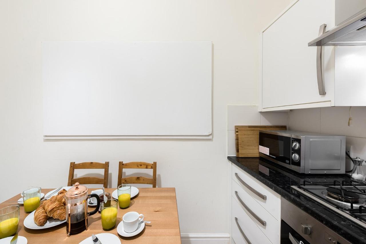 Heart Of Ealing Apartment With Garden London Exterior photo