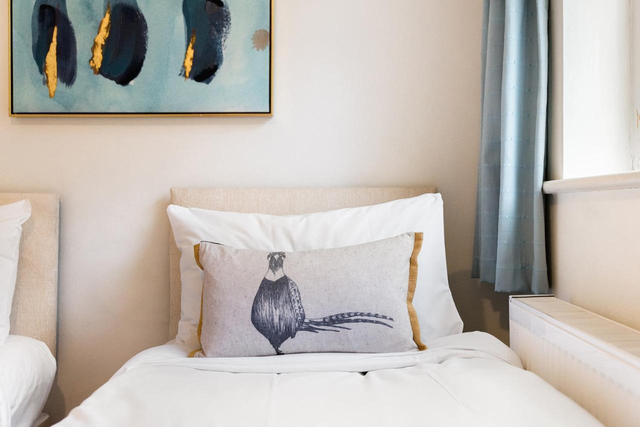 Heart Of Ealing Apartment With Garden London Exterior photo