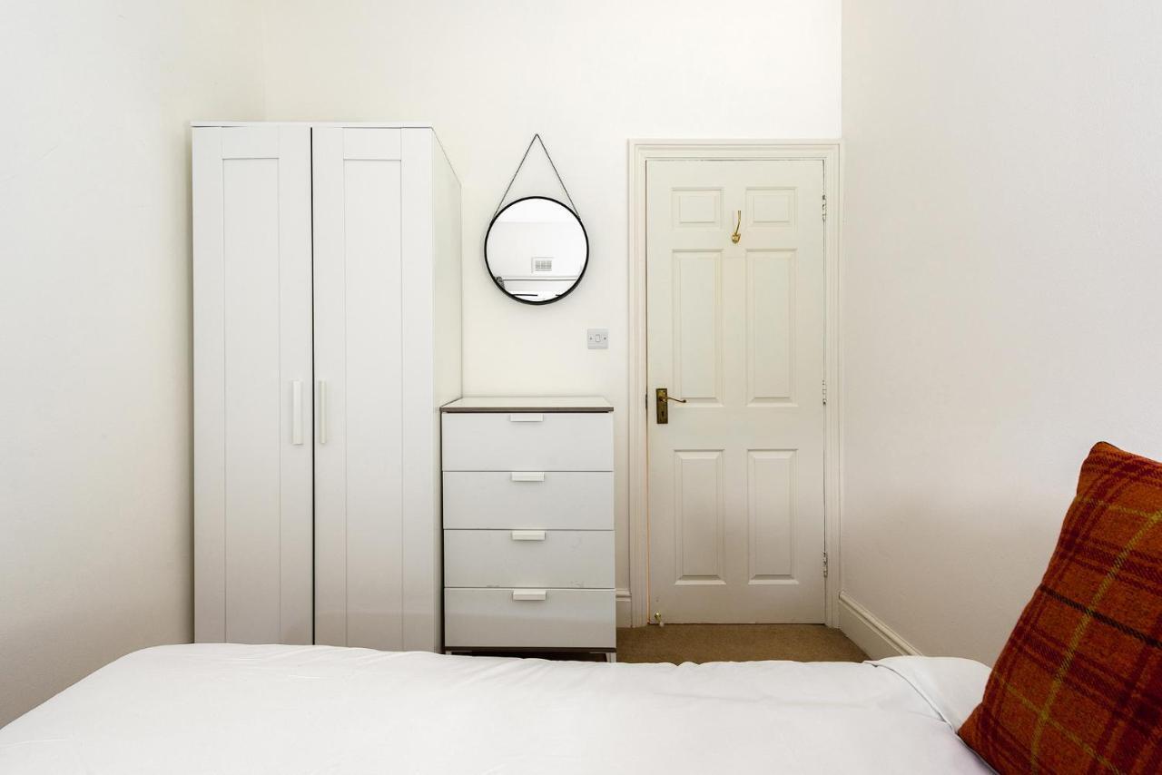Heart Of Ealing Apartment With Garden London Exterior photo